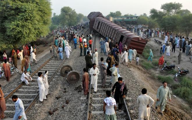 pakistan_train1.jpg