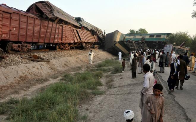 pakistan_train2.jpg