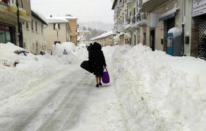 italia-seismos-xionias-eksi.jpg