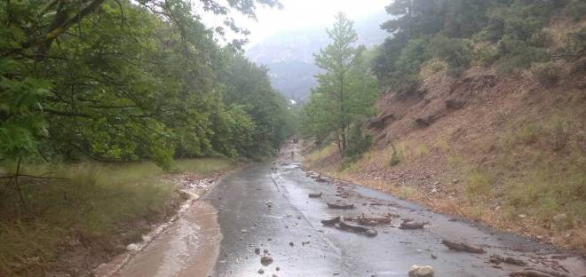 Κακοκαιρία: Κατολισθήσεις και εγκωβισμοί οχημάτων στα Καλάβρυτα-Μπονάνος: Κινητοποιηθήκαμε άμεσα ΦΩΤΟ