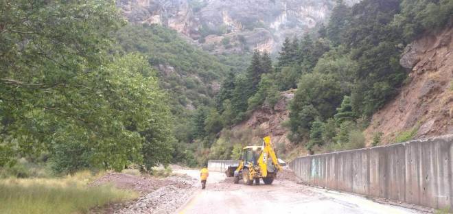 Κακοκαιρία: Κατολισθήσεις και εγκωβισμοί οχημάτων στα Καλάβρυτα-Μπονάνος: Κινητοποιηθήκαμε άμεσα ΦΩΤΟ