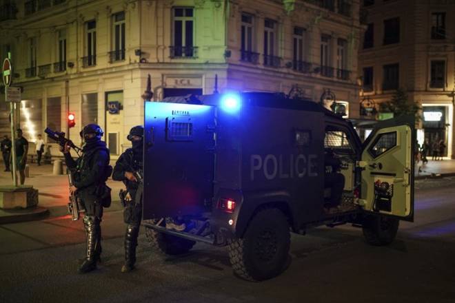 Βυθίζεται στο χάος η Γαλλία - Τέταρτη νύχτα ταραχών μετά τον θάνατο 17χρονου από πυρά αστυνομικού