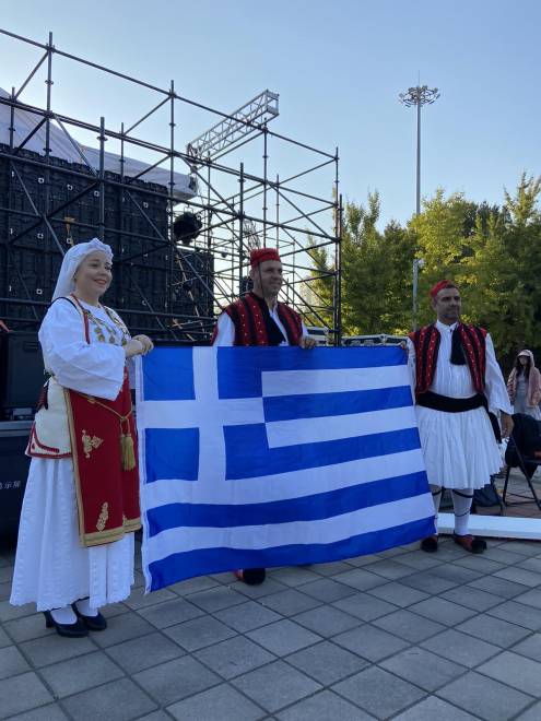 Το χορευτικό του πολιτιστικού συλλόγου Αλισσαίων «Πείρος» ταξίδεψε από την Ελλάδα στο Πεκίνο - ΦΩΤΟ