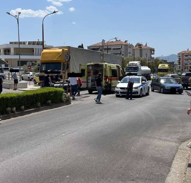 Αγρίνιο: Σοβαρό τροχαίο με τραυματισμό δικυκλιστή (ΦΩΤΟ)