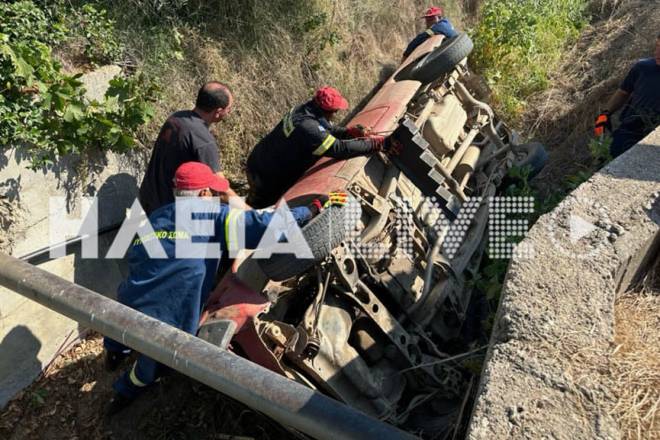 Δυτ. Ελλάδα: Αγροτικό έπεσε σε αρδευτικό κανάλι - Επιχείρηση απεγκλωβισμού του τραυματία οδηγού (ΦΩΤΟ)