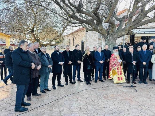 ΠΑΣΟΚ Αχαΐας: Στεφάνι από την Κατερίνα Σολωμού για τους ήρωες των Σελλών