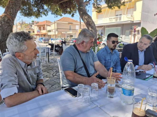 Κώστας Σβόλης: Συζήτηση με τους κατοίκους του Μιντιλογλίου ΦΩΤΟ