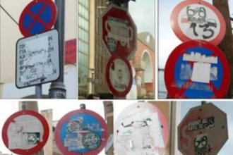 Πινακίδες "παγίδες" στο Αίγιο γεμάτες αυτοκόλλητα - Ποιος θα τις καθαρίσει;