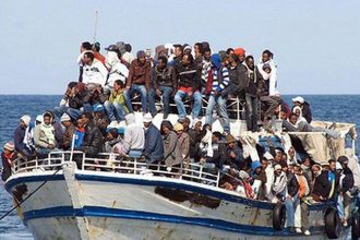 Εντοπισμός 48 προσφύγων σε ξύλινο σκάφος στη Σαμοθράκη