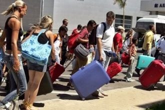 Αιτωλοακαρνανία: Συνελήφθησαν «μαϊμού» τουριστικοί πράκτορες!