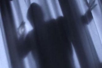 Ηλεία: Ο διαρρήκτης ανέβηκε με σκάλα στο μπαλκόνι και πήρε κοσμήματα!