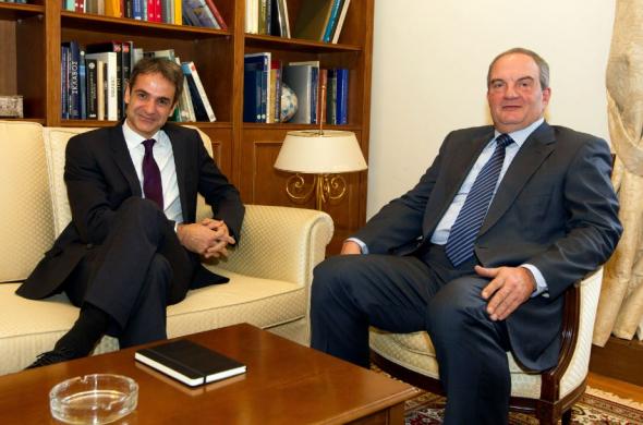 Ο Μητσοτάκης για τη συνάντηση με τον Καραμανλή