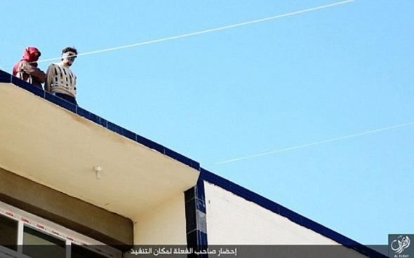 Τζιχαντιστές πέταξαν άνδρα από την ταράτσα κτιρίου - ΦΩΤΟΓΡΑΦΙΕΣ