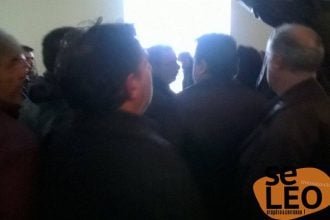 Ένταση με αγρότες σε εκδήλωση του ΣΥΡΙΖΑ παρουσία Μάρδα και Φάμελου - ΦΩΤΟΓΡΑΦΙΕΣ
