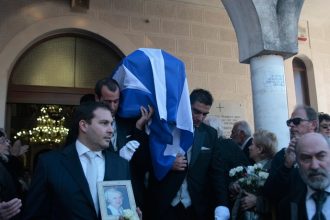 Σε κλίμα οδύνης το τελευταίο αντίο στην Άννα Συνοδινού - ΦΩΤΟΓΡΑΦΙΕΣ