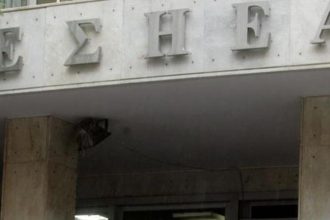 Πέθανε ο παλαίμαχος δημοσιογράφος Βασίλης Καζάκος - Εμβληματική μορφή της ελληνικής δημοσιογραφίας