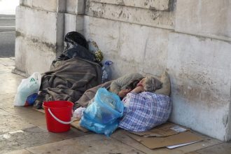 Χωρίς στέγη 15.436 άτομα στην Αθήνα