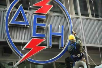 Σε 100.000 καταναλωτές έκοψε το ρεύμα η ΔΕΗ