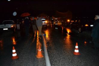 Τα ορμητικά νερά παρέσυραν γέφυρα!