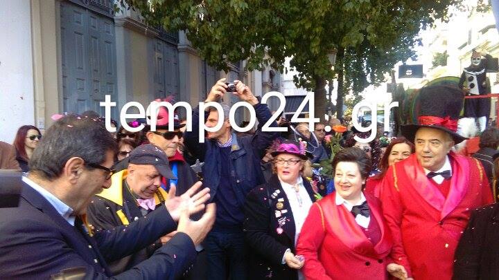 Πάτρα: Μήνυμα ειρήνης και ελπίδας το Πατρινό Καρναβάλι - Ο Κώστας Πελετίδης παρέλαβε το Καρναβαλικό λάβαρο - ΔΕΙΤΕ ΦΩΤΟΓΡΑΦΙΕΣ