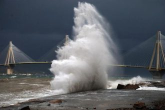Ανοικτό το πορθμείο Ρίου - Αντιρρίου παρά τους ανέμους