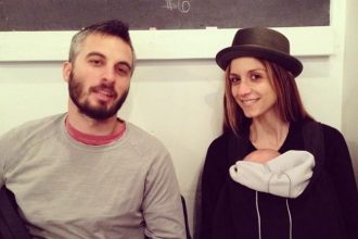 Σοφία Καρβέλα: Δείτε την να θηλάζει το νεογέννητο μωρό της!