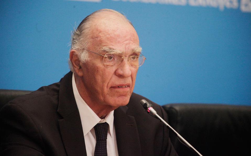 Έρχεται στην Πάτρα ο Βασίλης Λεβέντης για να σβήσει... τις φωτιές