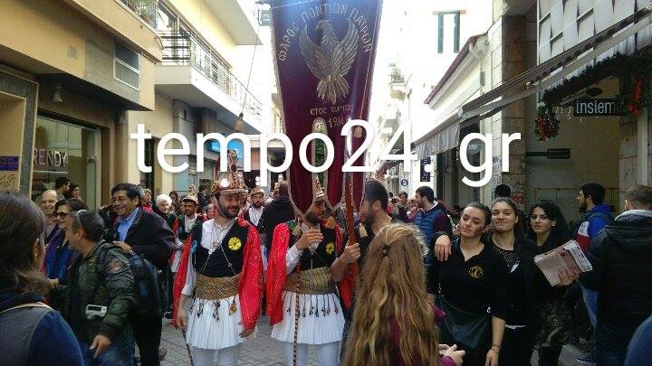 Πάτρα: Άνω - κάτω το κέντρο της πόλης από τους "Μωμόγερους" - ΔΕΙΤΕ ΦΩΤΟΓΡΑΦΙΕΣ