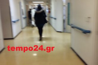 Πάτρα: Σε κρίσιμη κατάσταση στη ΜΕΘ η 7χρονη που χτυπήθηκε στο κεφάλι με τσεκούρι - Χειρουργήθηκε η 45χρονη γιαγιά της