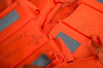 Στη "φάκα" επτά εργαζόμενοι σε μη κυβερνητικές οργανώσεις στη Μυτιλήνη