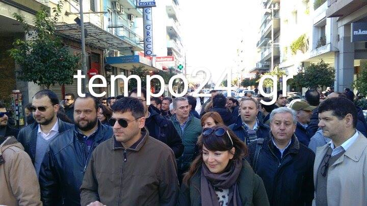 Πάτρα: Συμβολικός αποκλεισμός της Αγίου Ανδρέου από τους μηχανικούς - Στους δρόμους για το ασφαλιστικό - ΔΕΙΤΕ ΦΩΤΟΓΡΑΦΙΕΣ