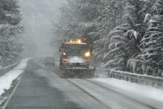 Διεκόπη η κυκλοφορία στην περιφερειακή Πεντέλης-Νέας Μάκρης