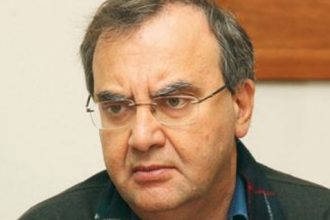 Τη Δευτέρα στην Πάτρα ο Δημήτρης Στρατούλης