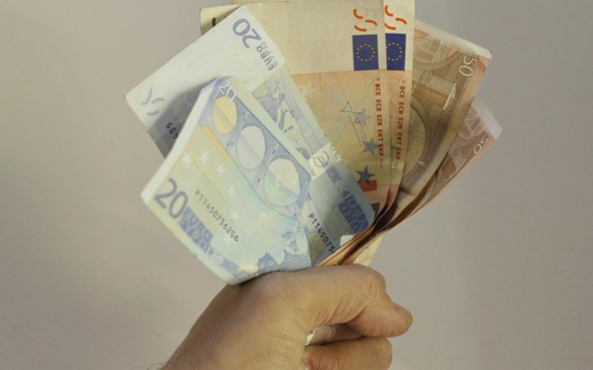 Κλειδώνει το «ψαλίδι» έως 25% σε εφάπαξ και επικουρικές συντάξεις