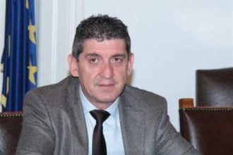 Η απάντηση Αλεξόπουλου στα σενάρια για δημιουργία κέντρου προσφύγων στην Αχαΐα - Στο "παιχνίδι" και το Δρέπανο