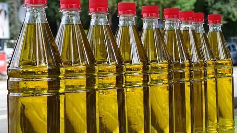 Πωλούσε αμφιβόλου ποιότητας λάδι που έμοιαζε με ελαιόλαδο!