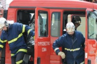 Πάτρα: "Φούντωσαν" παλέτες σε αποθήκη στην Παραλία