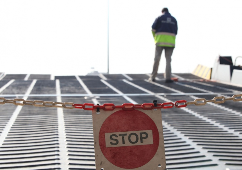 Απεργία από σήμερα των εργαζομένων στα λιμάνια