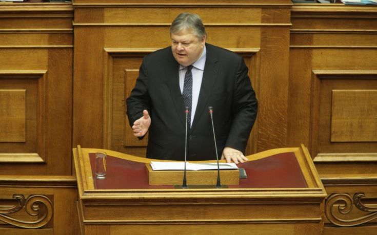 Ο Βενιζέλος ρωτά τον Παππά για τις τηλεοπτικές άδειες