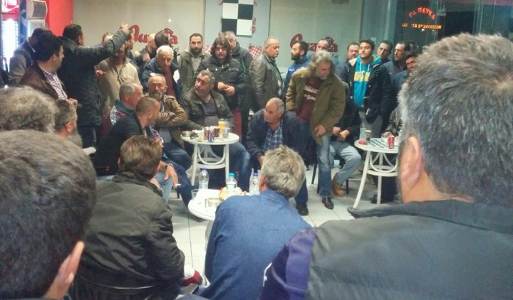 Συνεχίζουν με αποκλεισμό 16.00-22.00 οι αγρότες στην Κ. Αχαϊα - Κλιμακώνονται οι κινητοποιήσεις