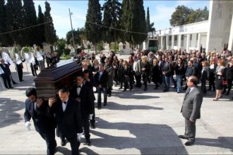 Σε κλίμα οδύνης το τελευταίο αντίο στην Μαρία Παπουτσάκη - ΦΩΤΟΓΡΑΦΙΕΣ