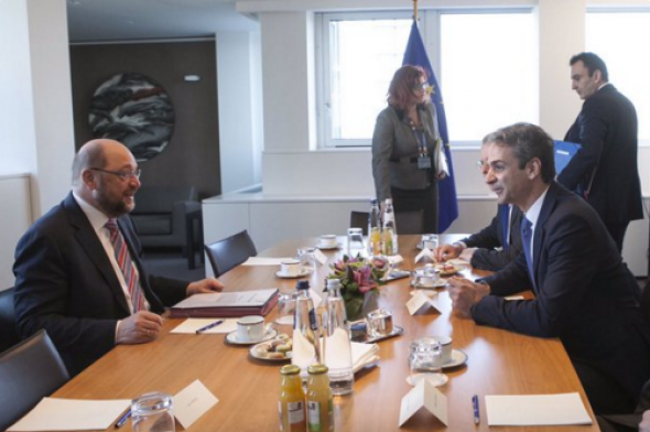 Το προσφυγικό στο επίκεντρο της συνάντησης Μητσοτάκη - Σουλτς