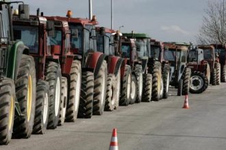 Κλείνουν και πάλι τους δρόμους στην Πελοπόννησο οι αγρότες