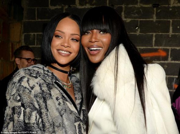 Όταν η Ναόμι Κάμπελ συνάντησε τη Ριάνα – ΔΕΙΤΕ ΦΩΤΟΓΡΑΦΙΕΣ