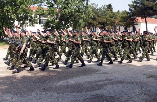 Ανακαλούνται οι άδειες των φαντάρων λόγω προσφυγικού