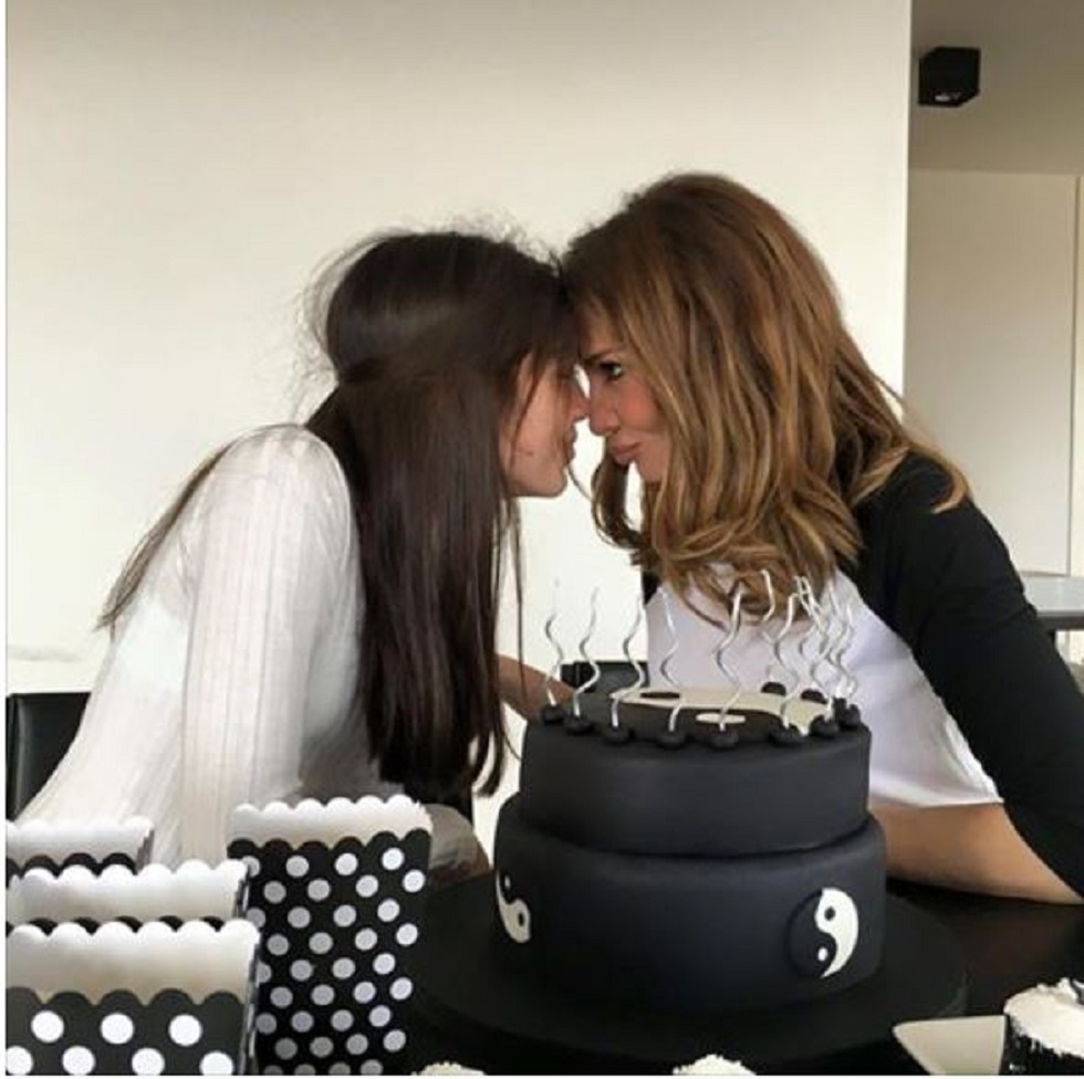 «Τίναξε» το Facebook η κόρη της Δέσποινας Βανδή