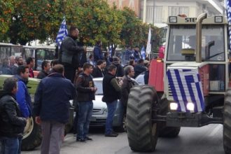 Σπάρτη: Αγρότες εισέβαλαν στα γραφεία του ΣΥΡΙΖΑ