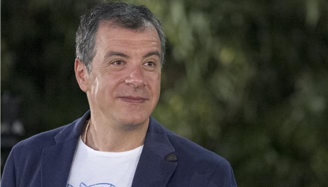 Θεοδωράκης: Οι δανειστές πιέζουν γιατί έχουν απέναντί τους ανίκανη κυβέρνηση