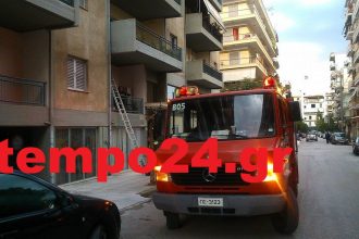 Πάτρα: Πυροσβέστες και αστυνομικοί απεγκλώβισαν ημιλυπόθυμη γυναίκα από διαμέρισμα-ΒΙΝΤΕΟ και ΦΩΤΟΓΡΑΦΙΕΣ