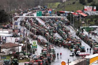 Κλείνουν και πάλι τα Τέμπη οι αγρότες